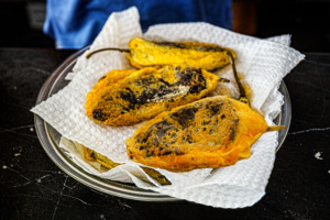 02 Chiles rellenos con queso